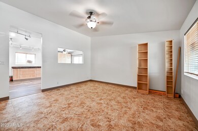 9846 N 17th St, Phoenix, AZ 85020 - photo 3