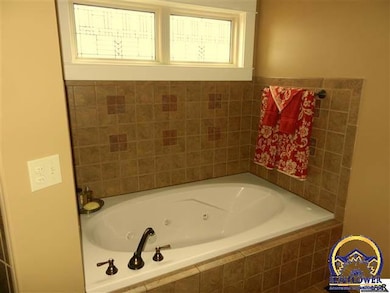 3532 SW Welton Grove Cir, Topeka, KS 66610 - photo 7