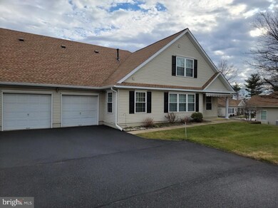 15 Avenrowe Ct unit 54, Fairless Hills, PA 19030 - photo 2