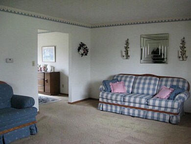 2853 Longfield Rd, Columbus, OH 43204 - photo 3