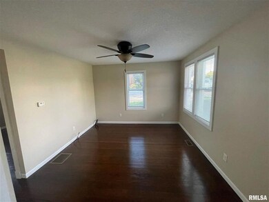 6402 N Division St, Davenport, IA 52806 - photo 6