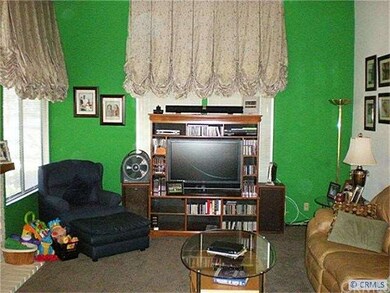 15 feet high ceiling living room