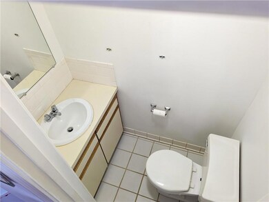 128 Prudence Ave unit 5, Providence, RI 02909 - photo 3
