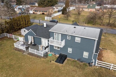 4888 Apple Ln, Center Valley, PA 18034 - photo 5