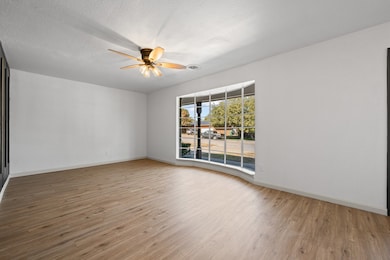 4713 Wheelock Dr, Fort Worth, TX 76133 - photo 4