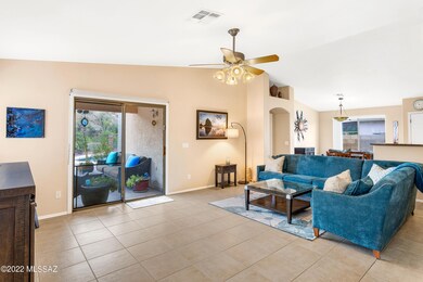 LIGHT AND BRIGHT GREAT ROOM