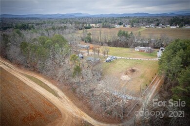 247 Pleasant Meadow Ln, Hendersonville, NC 28792 - photo 7