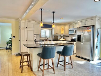 Upgraded Kitchen includes Stainless steel applianc