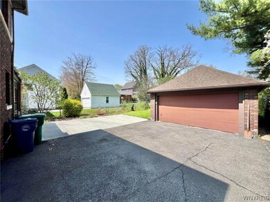 916 College Ave, Niagara Falls, NY 14305 - photo 3