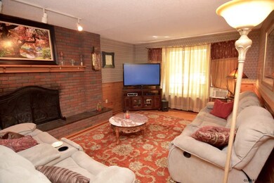 141 S Waldron Ln, Wynantskill, NY 12198 - photo 7