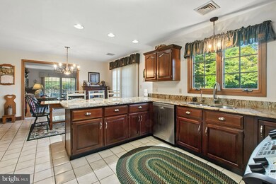 10 Hershey Dr, Pottstown, PA 19465 - photo 6