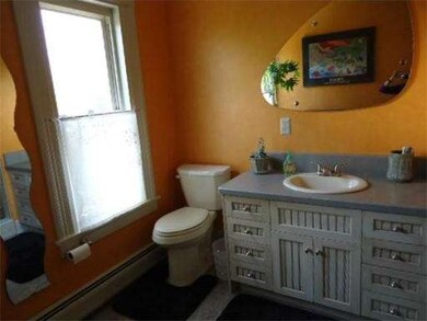 28 Winter St, Easthampton, MA 01027 - photo 5