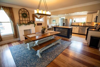 Dining/Kitchen