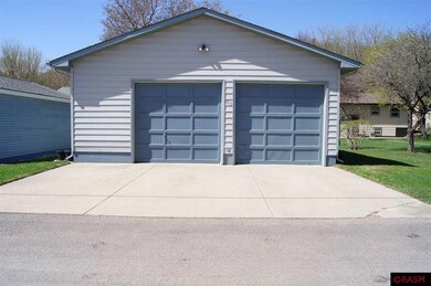 1216 N Garden St, New Ulm, MN 56073 - photo 3