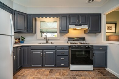 38 Lexington Ave, Florence, MA 01062 - photo 3