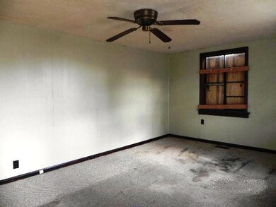 1710 Ferris Rd, Columbus, OH 43224 - photo 2