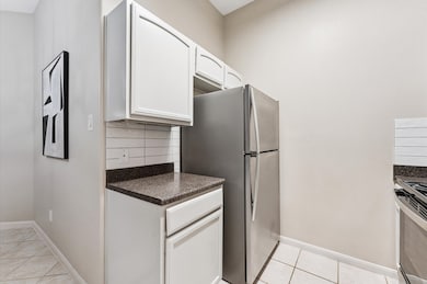 Refrigerator stays
