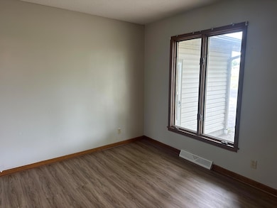 2 E Black St, Marshall, MO 65340 - photo 7