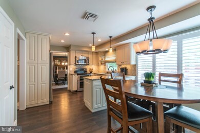 152 Rice Dr, Morrisville, PA 19067 - photo 7