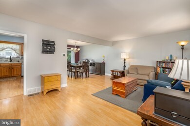 1105 Columbia Ave, Lansdale, PA 19446 - photo 4