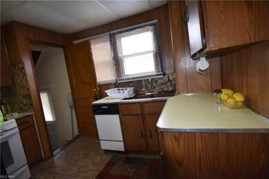 3012 Shannon Ave, Youngstown, OH 44505 - photo 4