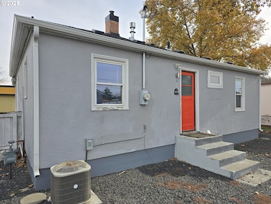 210 SW 3rd St, Hermiston, OR 97838 - photo 5