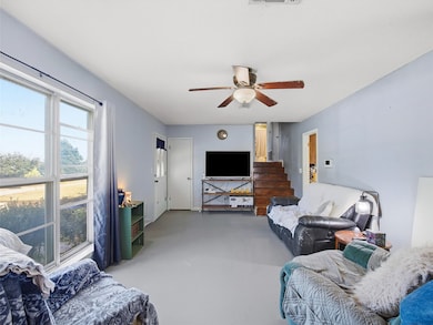 507 Galia St, Bowie, TX 76230 - photo 3