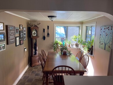 904 dinning area