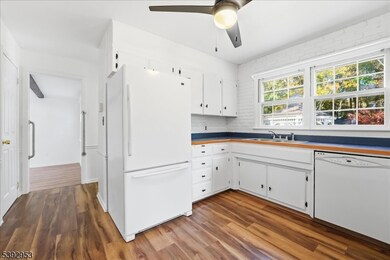 35 Brooktree Rd, East Windsor, NJ 08520 - photo 7