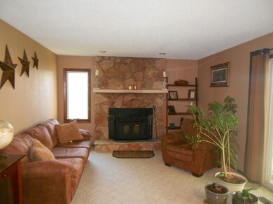 Family Room Upstairs<|><|>