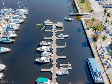 525 Newport Dr unit E-26, Naples, FL 34114 - photo 2