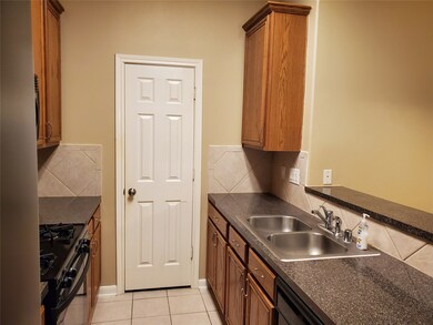 15934 Collinsville Dr, Tomball, TX 77377 - photo 4