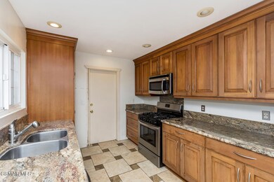 1610 Masthead Dr Oxnard CA-large-006-004