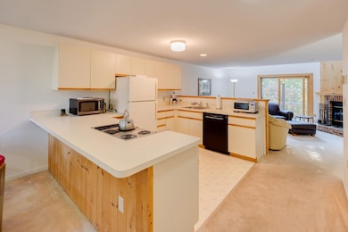 77 Richardson Trail unit 34, Campton, NH 03223 - photo 5
