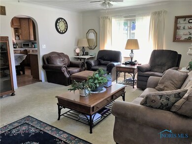 302 Jackson St, Elmore, OH 43416 - photo 4