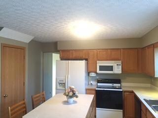 1193kitchen.JPG