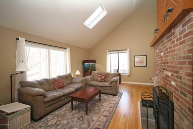 38 Hedge Brook Ln, Stamford, CT 06903 - photo 3