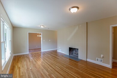 13500 Harrison Ave, Fort Washington, MD 20744 - photo 4