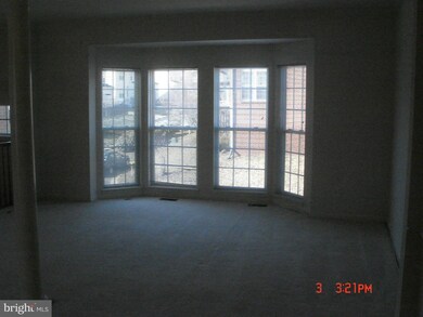 18246 Camdenhurst Dr, Gainesville, VA 20155 - photo 5