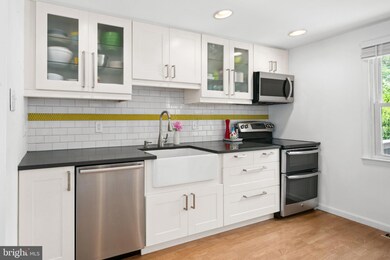 2602 Armada St, Herndon, VA 20171 - photo 4