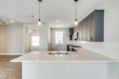 1618 W Lawndale Dr, San Antonio, TX 78209 - photo 7