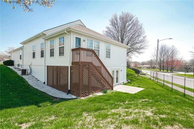 419 NW Wimbleton Ct, Blue Springs, MO 64014 - photo 4