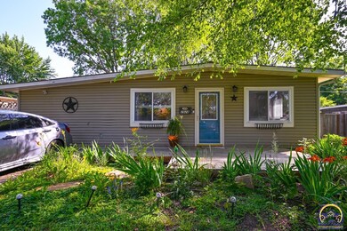 2928 SW Twilight Dr, Topeka, KS 66614 - photo 2