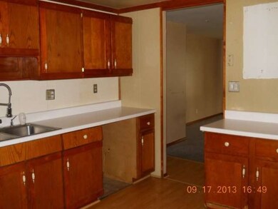 612 Santa fe Ave, Carpentersville, IL 60110 - photo 5