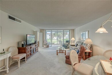 Large and spacious Living room / Dining room with