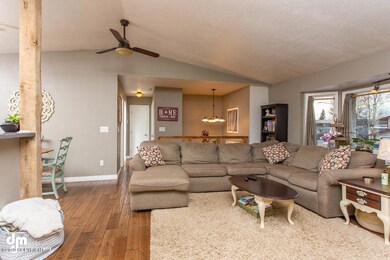 Living Room_5739-SMALL