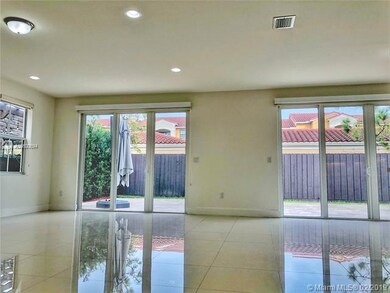 10403 NW 70th Ln, Doral, FL 33178 - photo 7