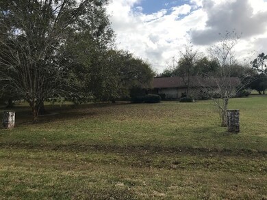 99B El Dorado Ln, Friendswood, TX 77546 - photo 2