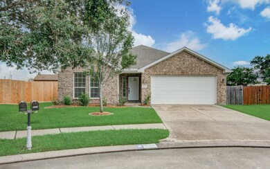 1023 Hamilton St, Alvin, TX 77511 - photo 2