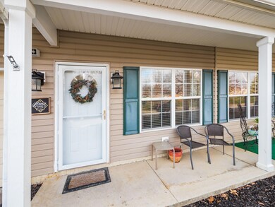 5562 Gabriels Landing Dr unit 103, Galloway, OH 43119 - photo 3